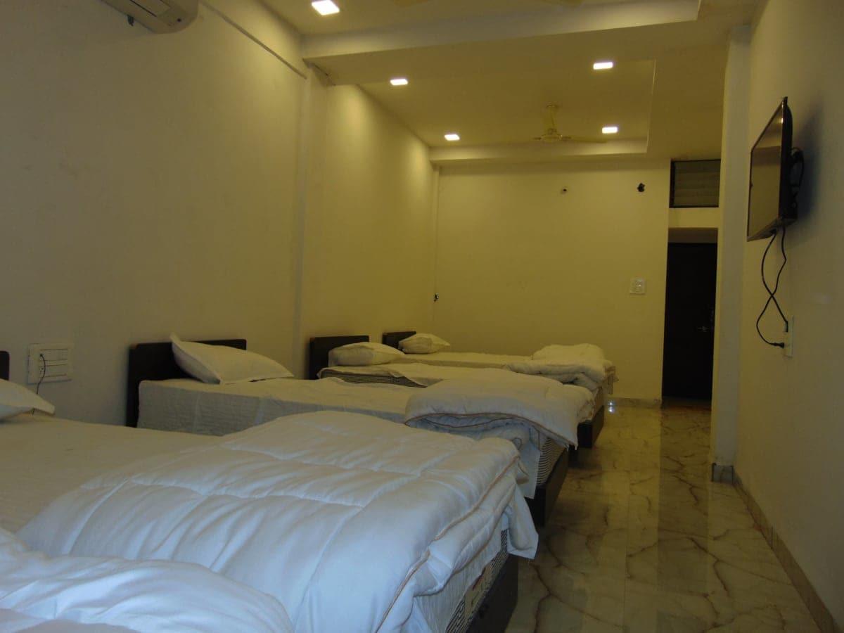 Hotel Kalajanki Ujjain Eksteriør billede